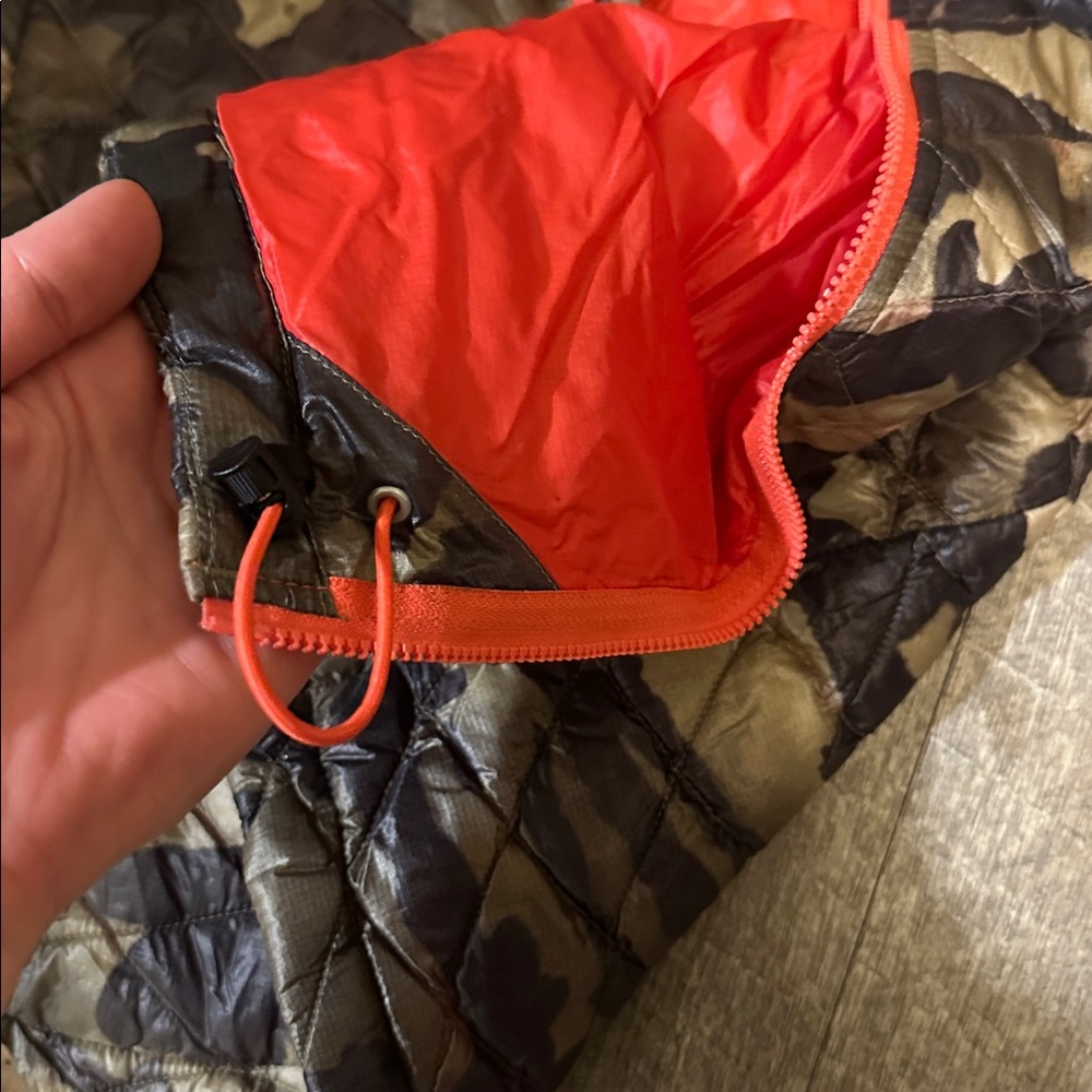 The North Face Thermoball Women's Camo Orange Puffer Jacket Small Full Zip EUC - Picture 9 of 9